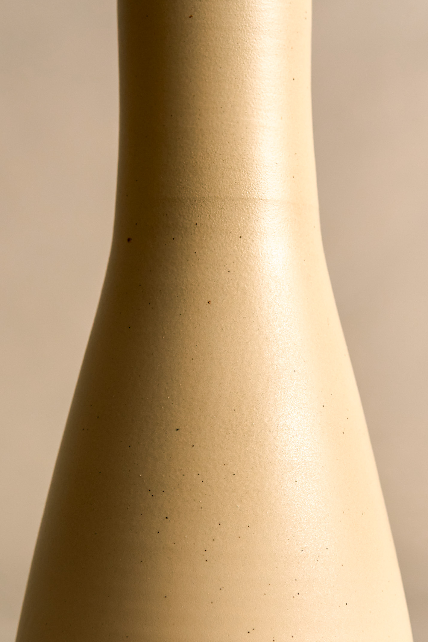 Vase – Bone